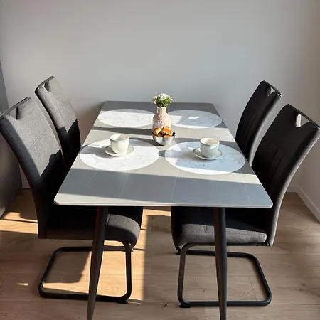 Topolcianska - Free Garage Parking & 10min Tram To Center Apartment Bratislava