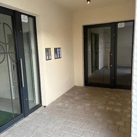 Apartament Topolcianska - Cozy With Parking, Ac & 10min Tram To Old Town *