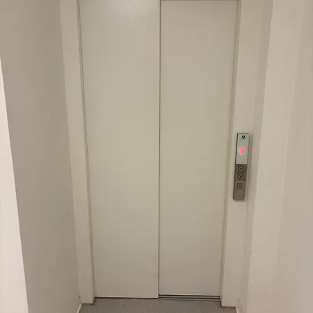 Διαμέρισμα Topolcianska - Free Garage Parking & 10min Tram To Center